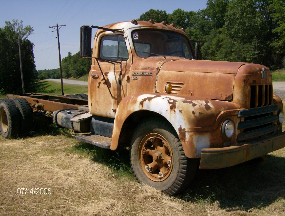 International Harvester R185